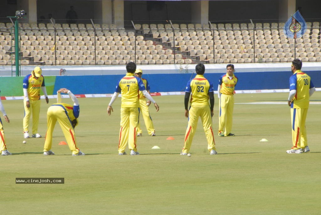 Chennai Rhinos Vs Kerala Strikers Match Photos 01 - 94 / 131 photos