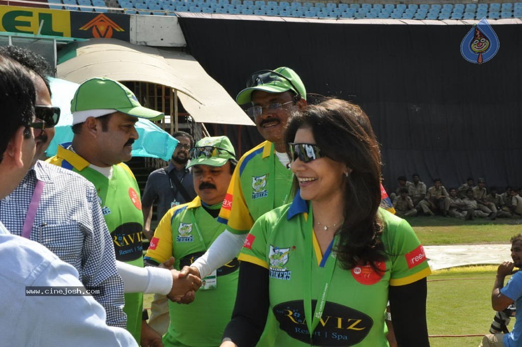 Chennai Rhinos Vs Kerala Strikers Match Photos 01 - 95 / 131 photos