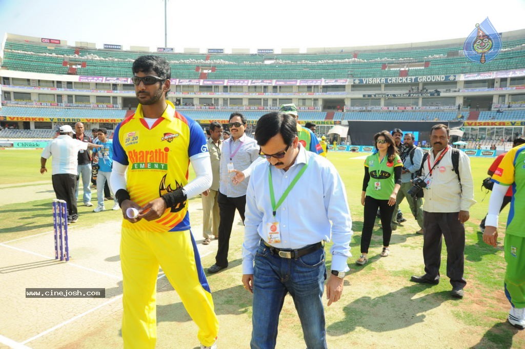 Chennai Rhinos Vs Kerala Strikers Match Photos 01 - 96 / 131 photos