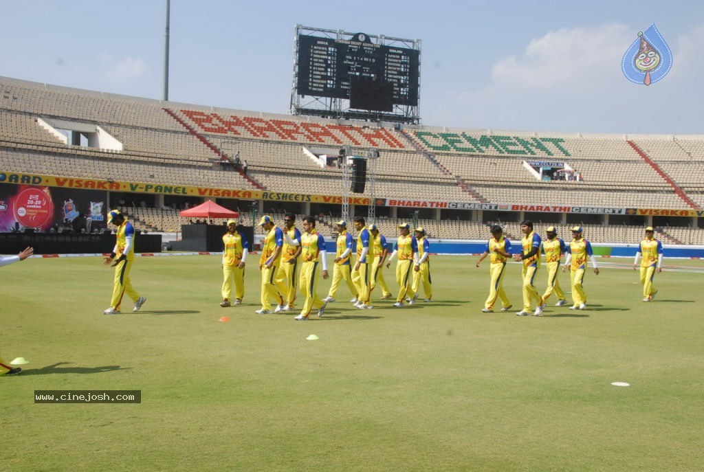 Chennai Rhinos Vs Kerala Strikers Match Photos 01 - 98 / 131 photos