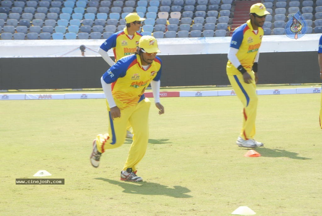 Chennai Rhinos Vs Kerala Strikers Match Photos 01 - 99 / 131 photos