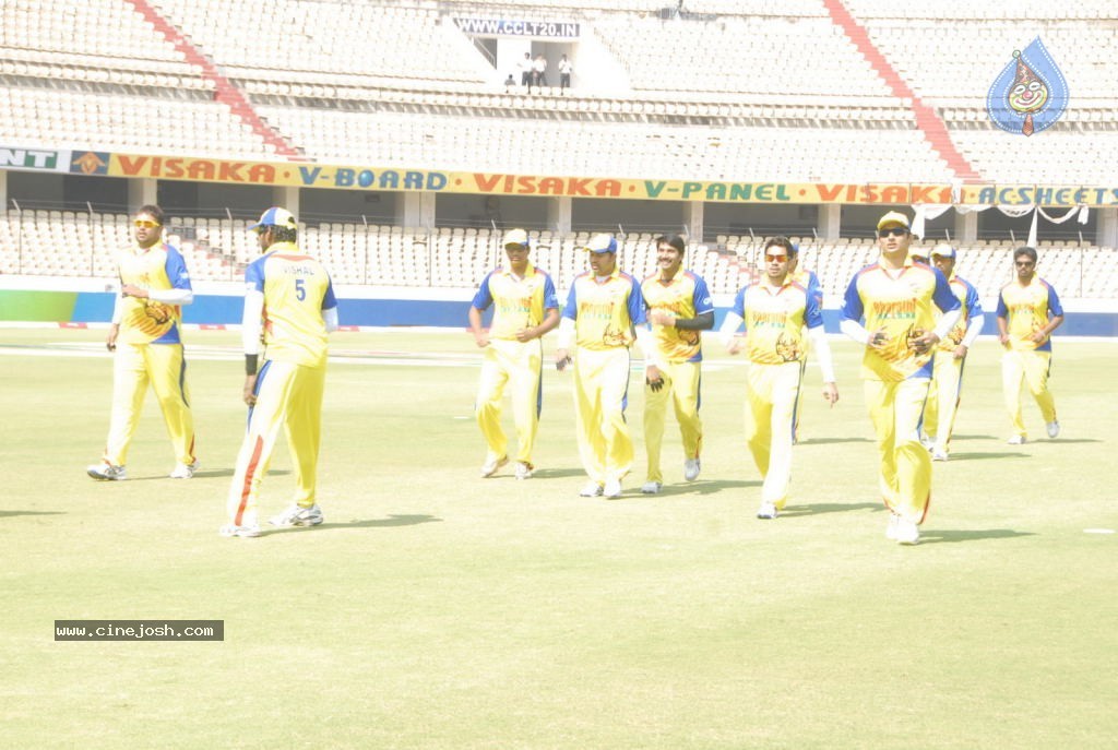 Chennai Rhinos Vs Kerala Strikers Match Photos 01 - 100 / 131 photos