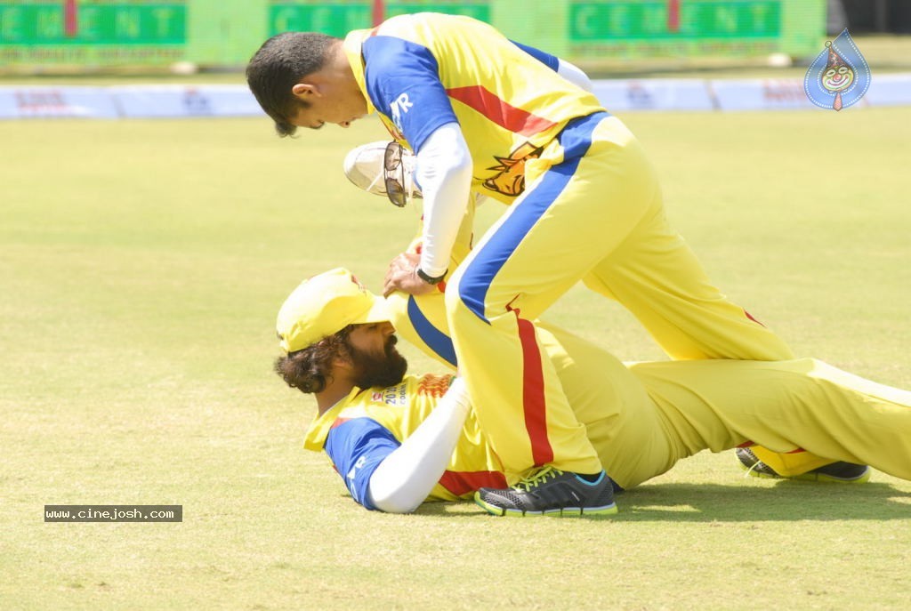 Chennai Rhinos Vs Kerala Strikers Match Photos 01 - 101 / 131 photos
