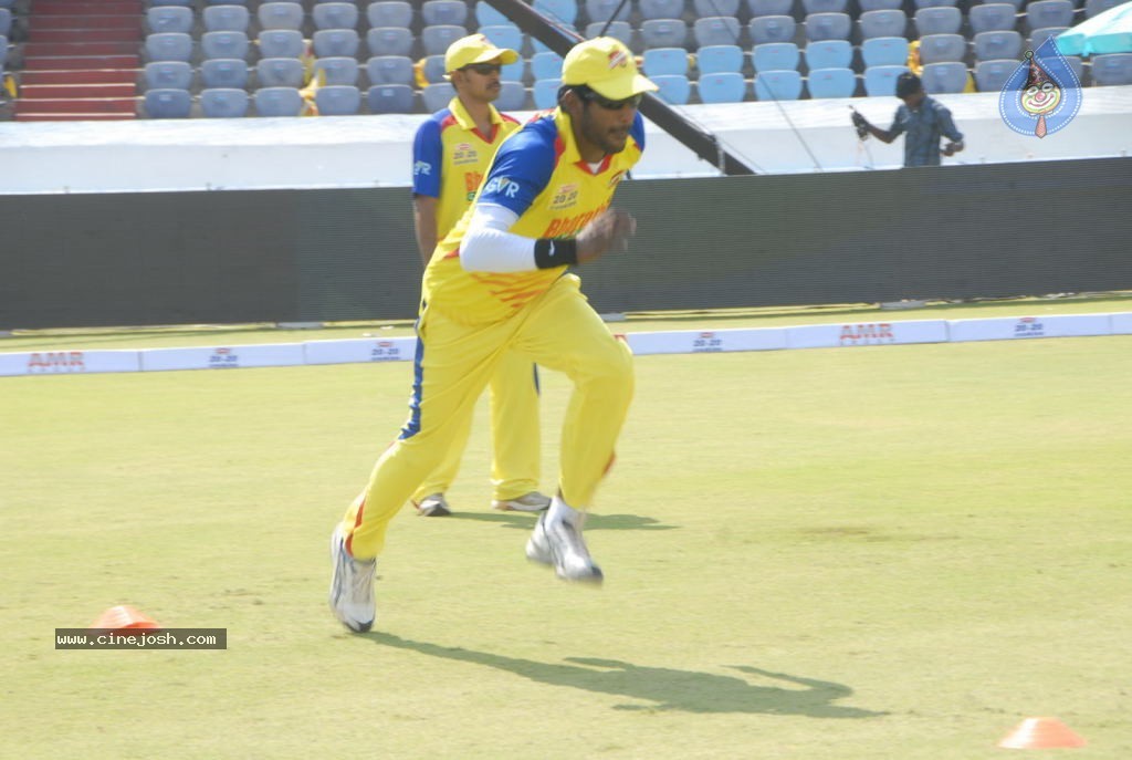 Chennai Rhinos Vs Kerala Strikers Match Photos 01 - 128 / 131 photos