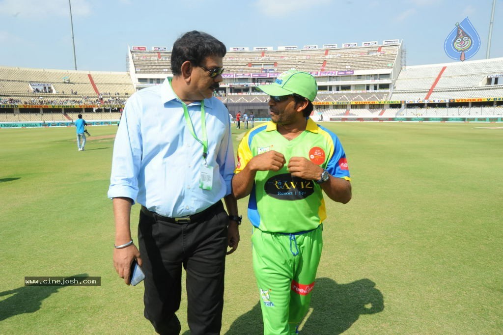 Chennai Rhinos Vs Kerala Strikers Match Photos 02 - 23 / 105 photos