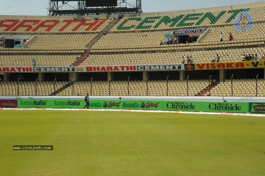 Chennai Rhinos Vs Kerala Strikers Match Photos 02 - 52 / 105 photos