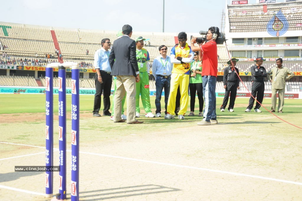 Chennai Rhinos Vs Kerala Strikers Match Photos 02 - 59 / 105 photos