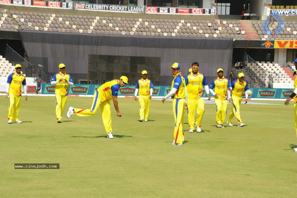 Chennai Rhinos Vs Kerala Strikers Match Photos 02 - 64 / 105 photos