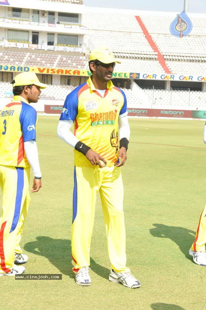 Chennai Rhinos Vs Kerala Strikers Match Photos 02 - 66 / 105 photos