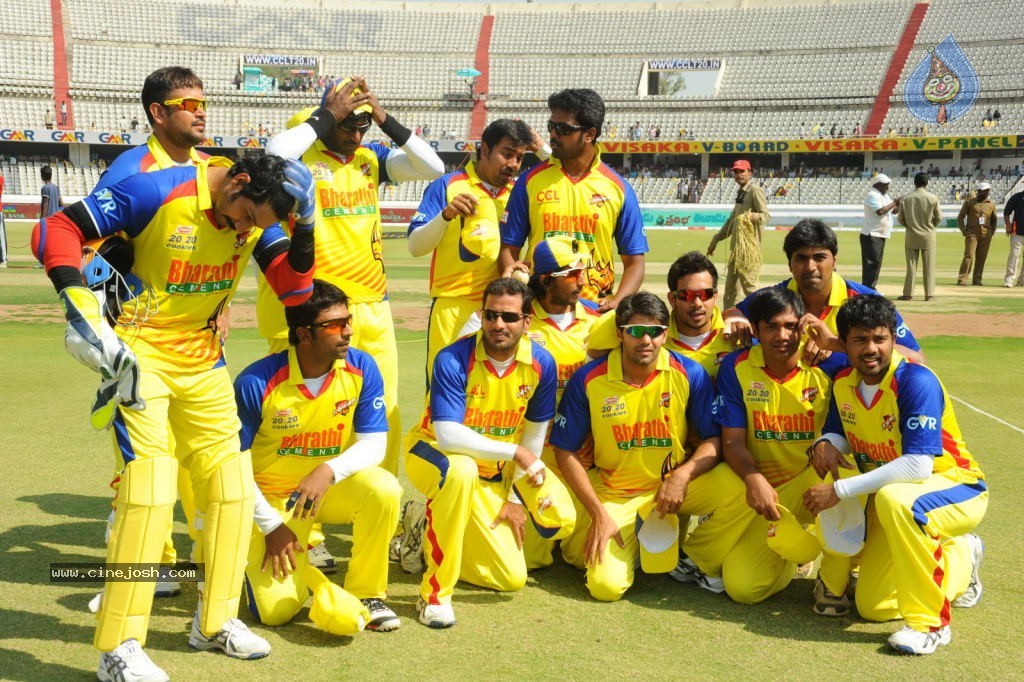Chennai Rhinos Vs Kerala Strikers Match Photos 02 - 72 / 105 photos