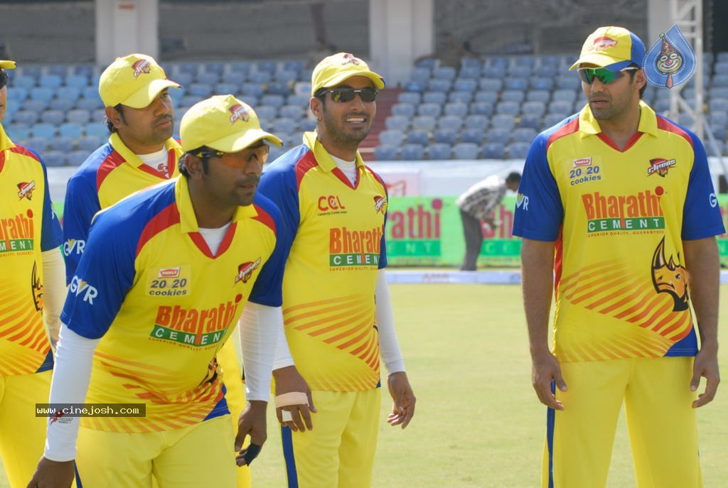 Chennai Rhinos Vs Kerala Strikers Match Photos 02 - 75 / 105 photos
