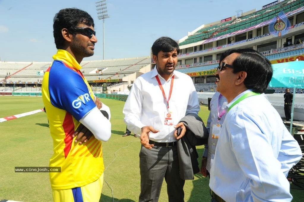 Chennai Rhinos Vs Kerala Strikers Match Photos 02 - 77 / 105 photos