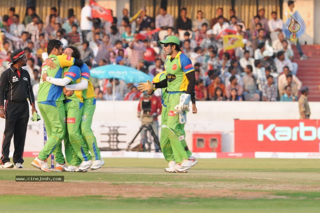 Chennai Rhinos Vs Kerala Strikers Match Photos 04 - 28 / 43 photos