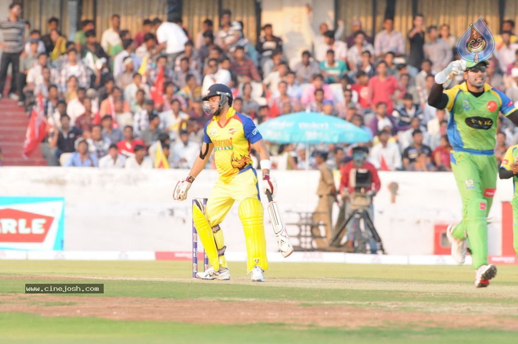 Chennai Rhinos Vs Kerala Strikers Match Photos 04 - 30 / 43 photos