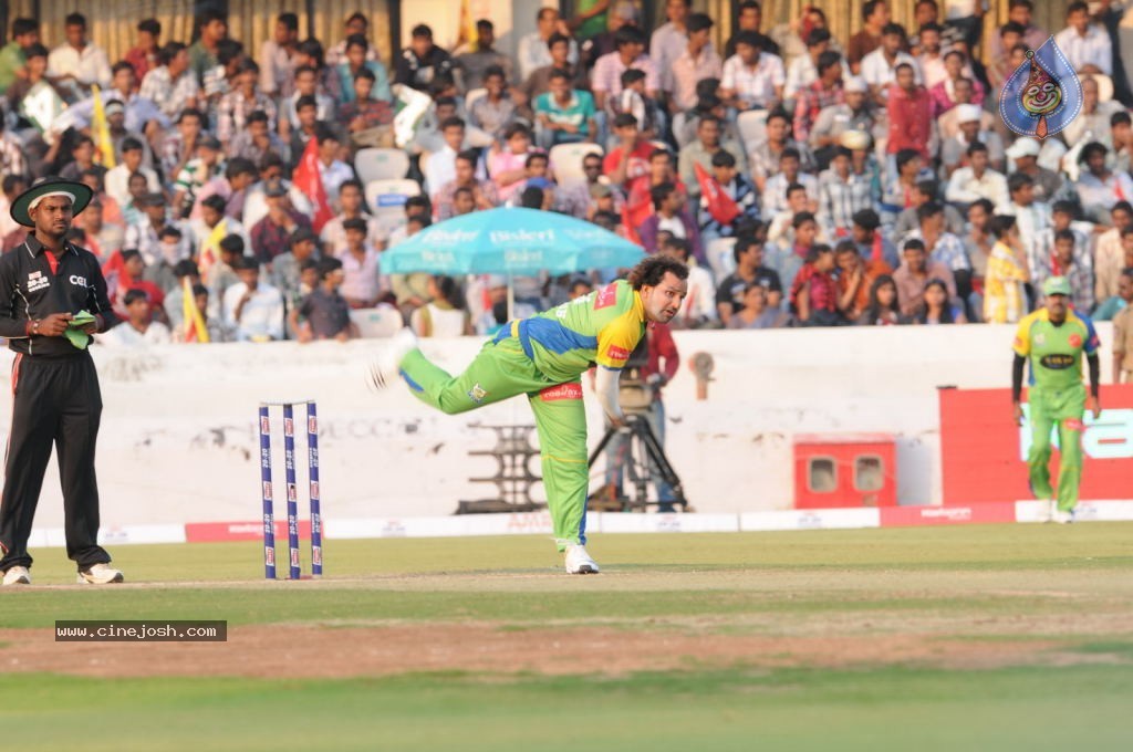 Chennai Rhinos Vs Kerala Strikers Match Photos 04 - 33 / 43 photos