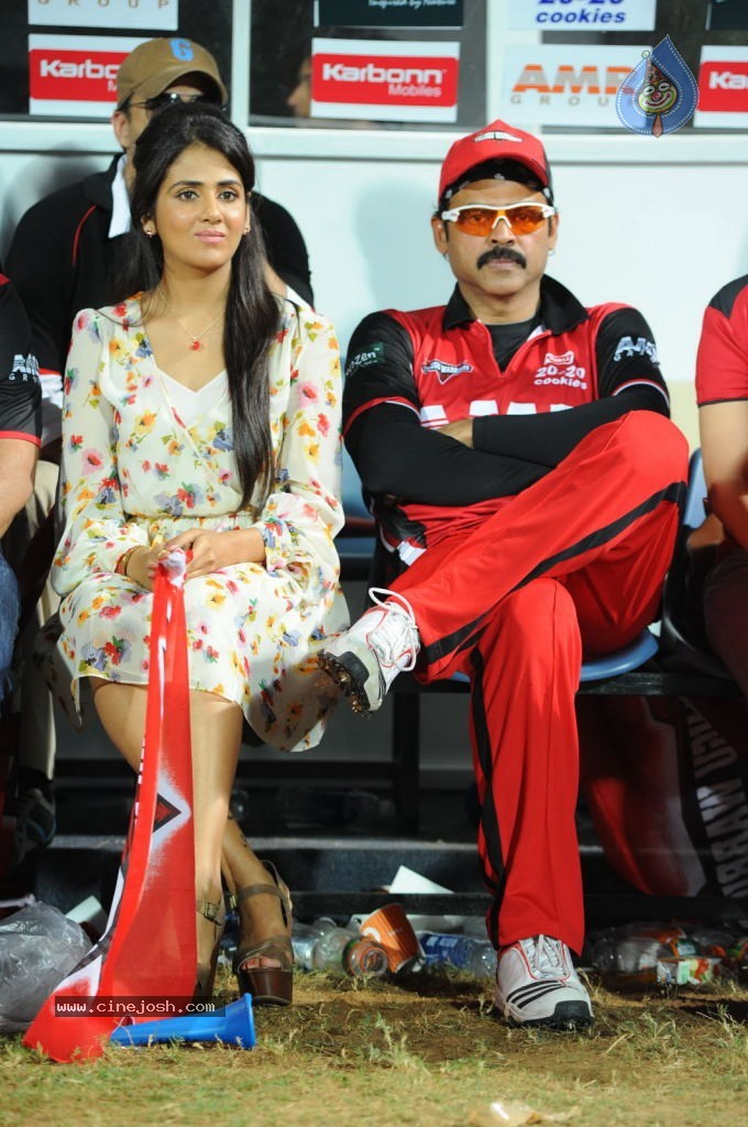 Telugu Warriors VS Chennai Rhinos Semi Final Match 01 - 32 / 72 photos