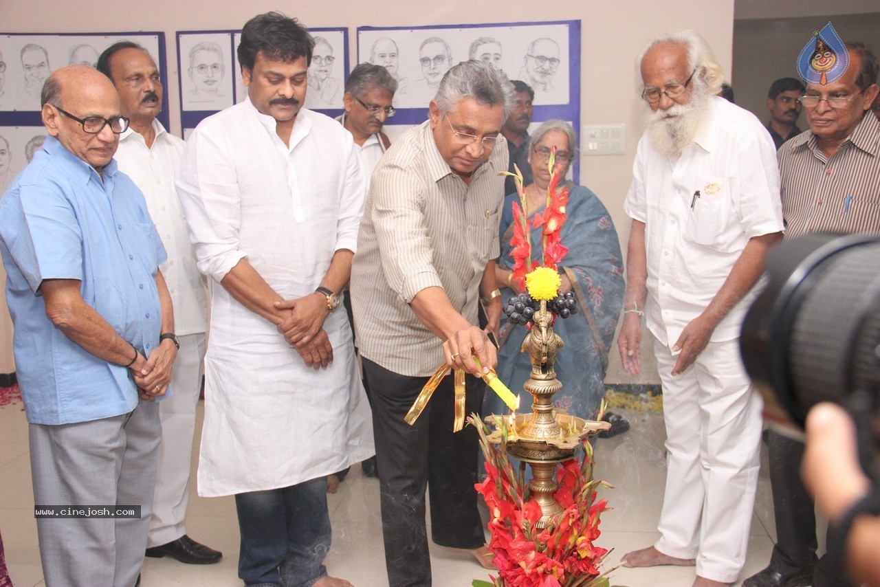 Chiranjeevi at Bapu's Film Festival 2014 - 4 / 304 photos
