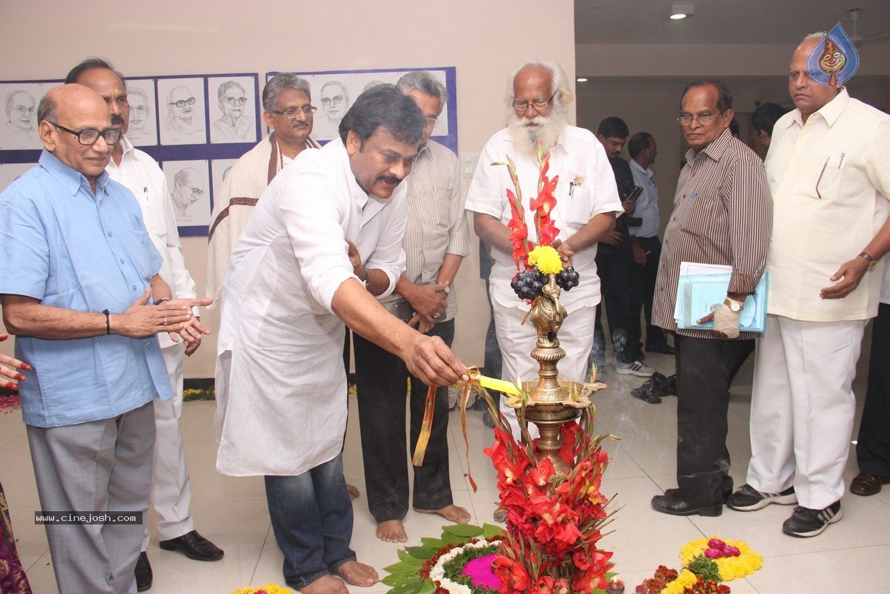 Chiranjeevi at Bapu's Film Festival 2014 - 17 / 304 photos