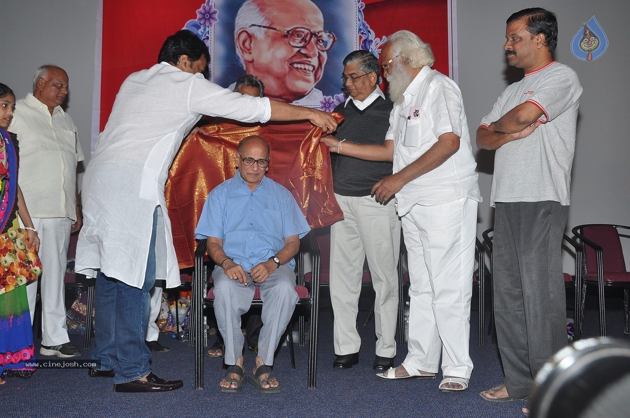 Chiranjeevi at Bapu's Film Festival 2014 - 40 / 304 photos