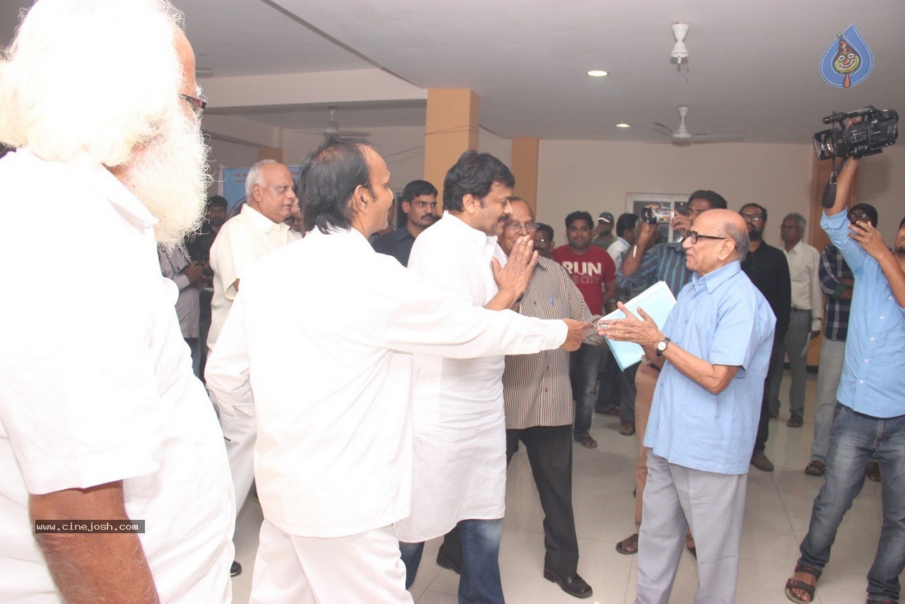 Chiranjeevi at Bapu's Film Festival 2014 - 71 / 304 photos