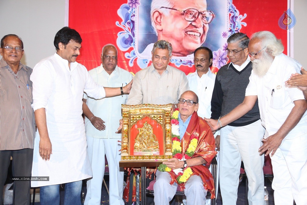 Chiranjeevi at Bapu's Film Festival 2014 - 73 / 304 photos