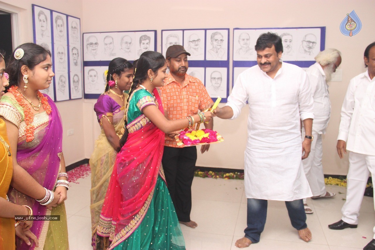 Chiranjeevi at Bapu's Film Festival 2014 - 87 / 304 photos