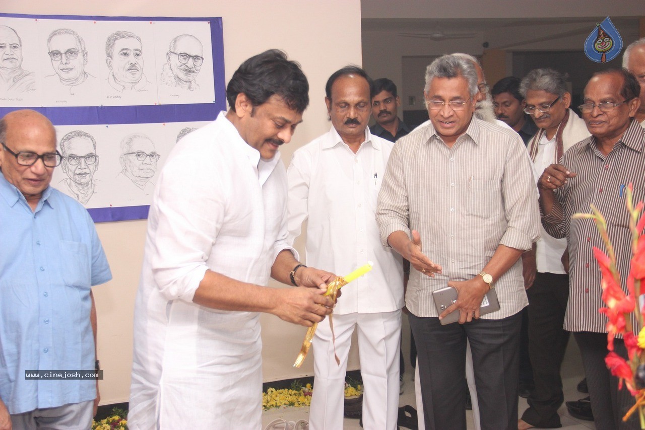 Chiranjeevi at Bapu's Film Festival 2014 - 88 / 304 photos