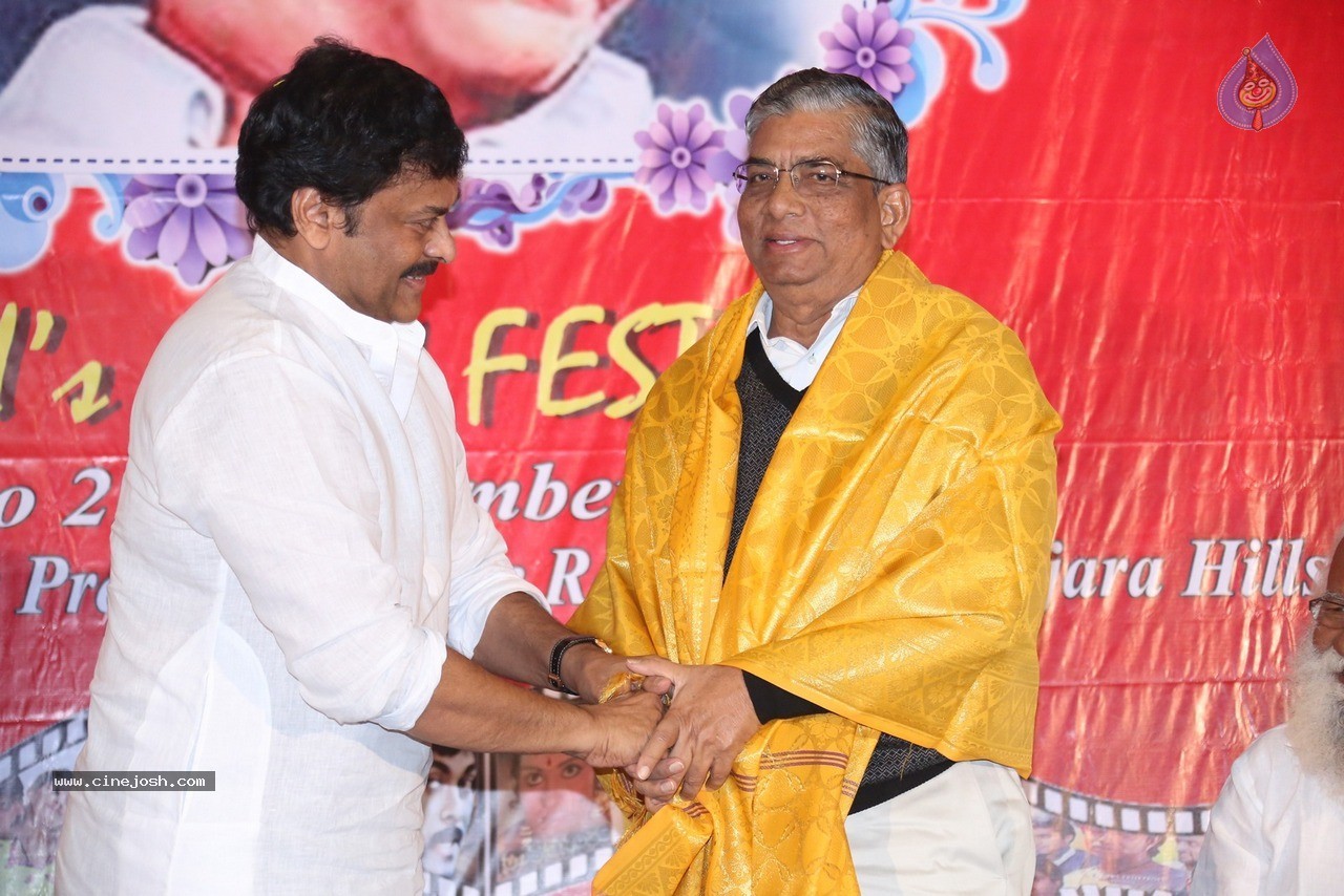Chiranjeevi at Bapu's Film Festival 2014 - 99 / 304 photos