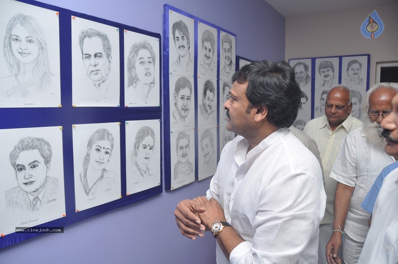 Chiranjeevi at Bapu's Film Festival 2014 - 196 / 304 photos