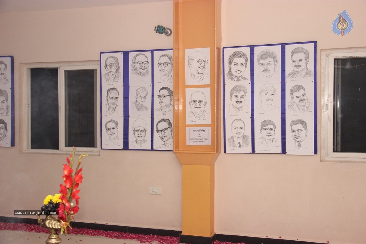 Chiranjeevi at Bapu's Film Festival 2014 - 240 / 304 photos