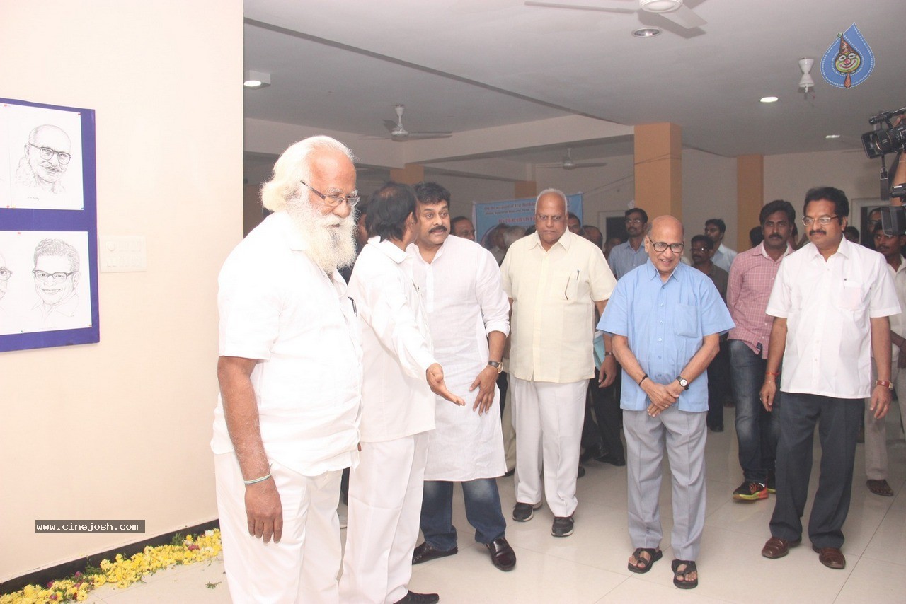 Chiranjeevi at Bapu's Film Festival 2014 - 291 / 304 photos