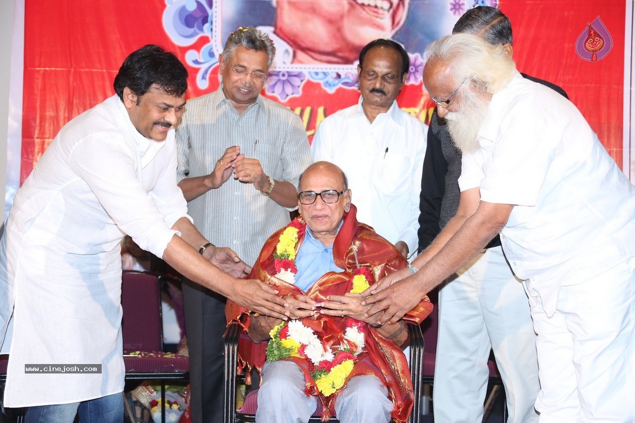 Chiranjeevi at Bapu's Film Festival 2014 - 302 / 304 photos