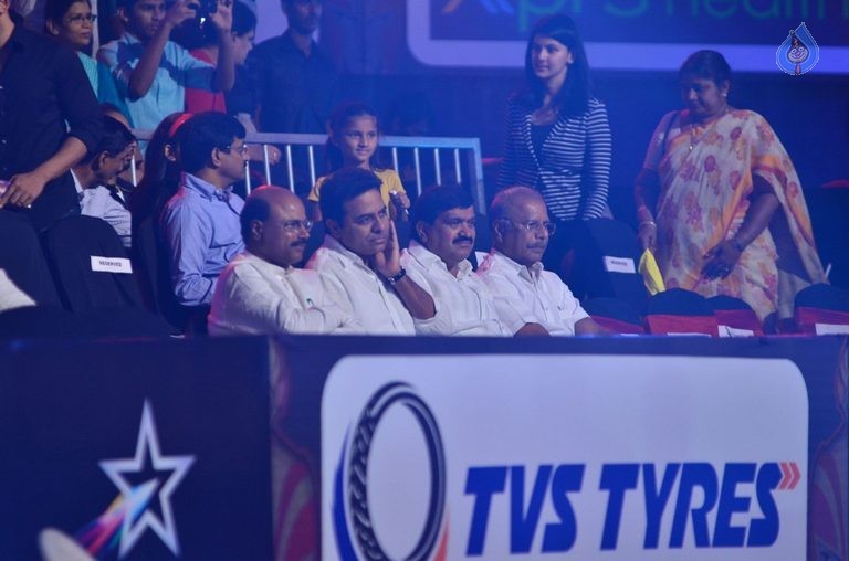 Chiru at PRO Kabaddi Match - 12 / 78 photos