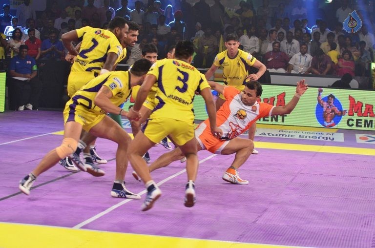 Chiru at PRO Kabaddi Match - 66 / 78 photos