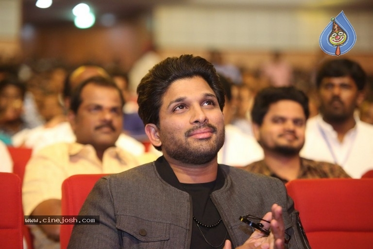 Chiranjeevi Birthday Celebrations at Shilpakala Vedika 02 - 11 / 54 photos