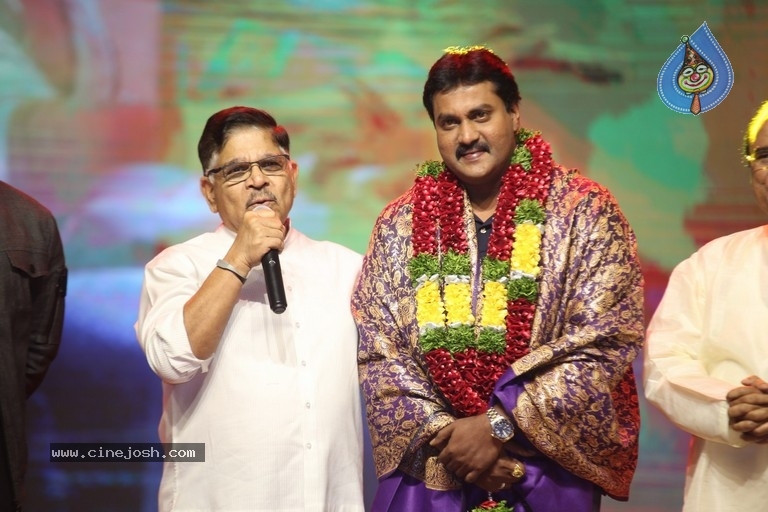 Chiranjeevi Birthday Celebrations at Shilpakala Vedika 02 - 19 / 54 photos