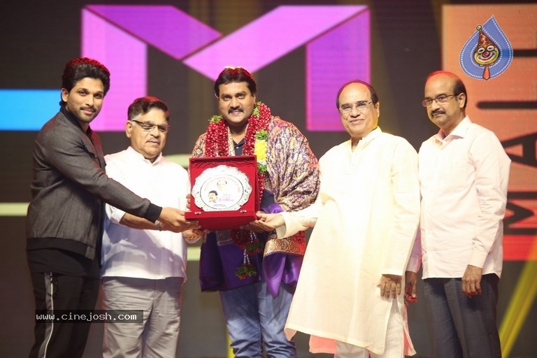 Chiranjeevi Birthday Celebrations at Shilpakala Vedika 02 - 22 / 54 photos