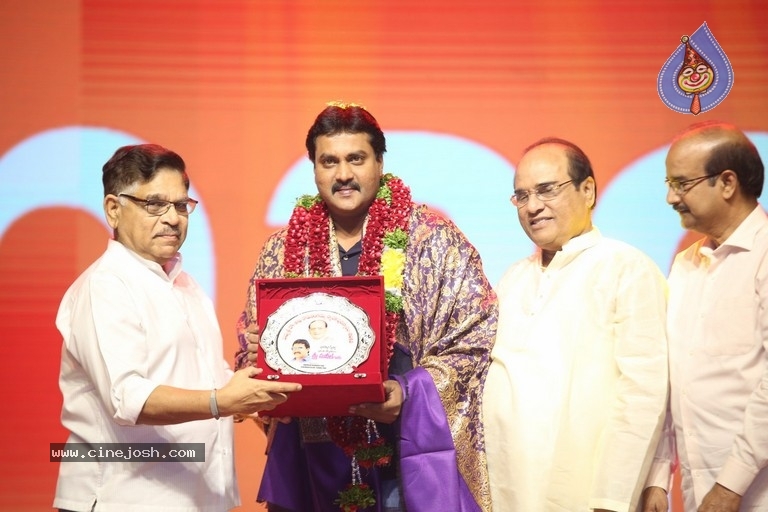 Chiranjeevi Birthday Celebrations at Shilpakala Vedika 02 - 35 / 54 photos