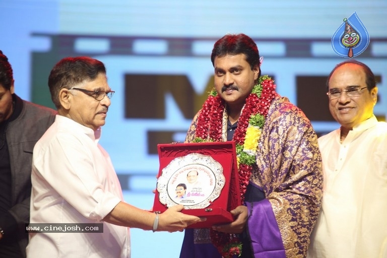 Chiranjeevi Birthday Celebrations at Shilpakala Vedika 02 - 42 / 54 photos