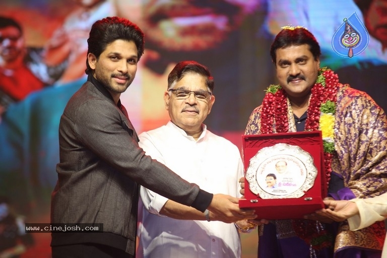 Chiranjeevi Birthday Celebrations at Shilpakala Vedika 02 - 50 / 54 photos