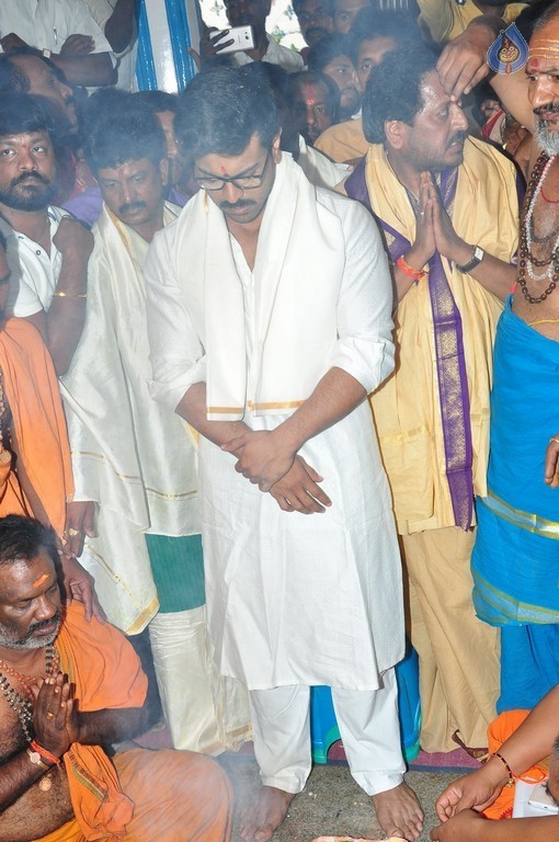 Chiranjeevi Birthday Special Pooja at Film Nagar Temple - 7 / 72 photos