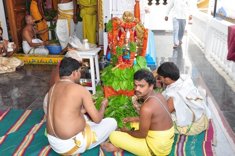 Chiranjeevi Family at Film Nagar Hanuman Temple - 22 / 42 photos
