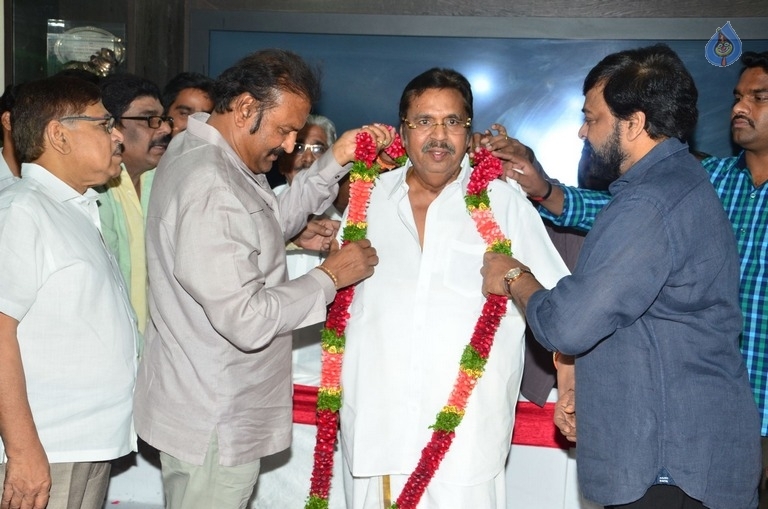 Chiranjeevi, Mohan Babu and Allu Aravind Meets Dasari Narayana Rao - 5 / 73 photos