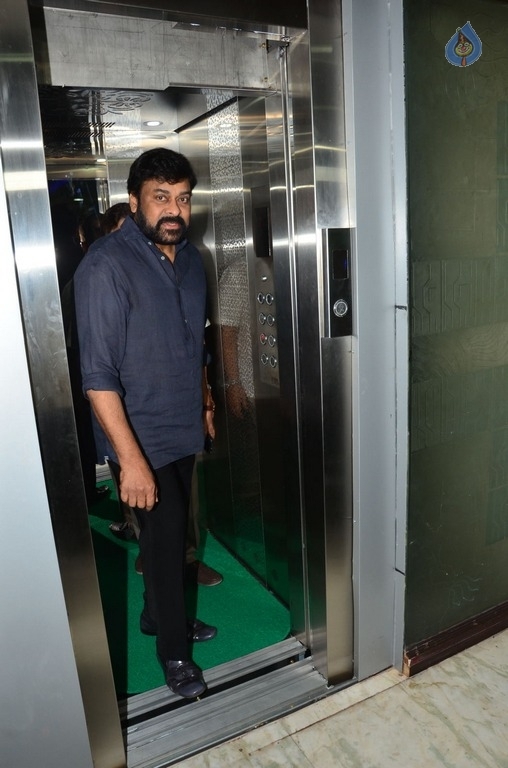 Chiranjeevi, Mohan Babu and Allu Aravind Meets Dasari Narayana Rao - 17 / 73 photos