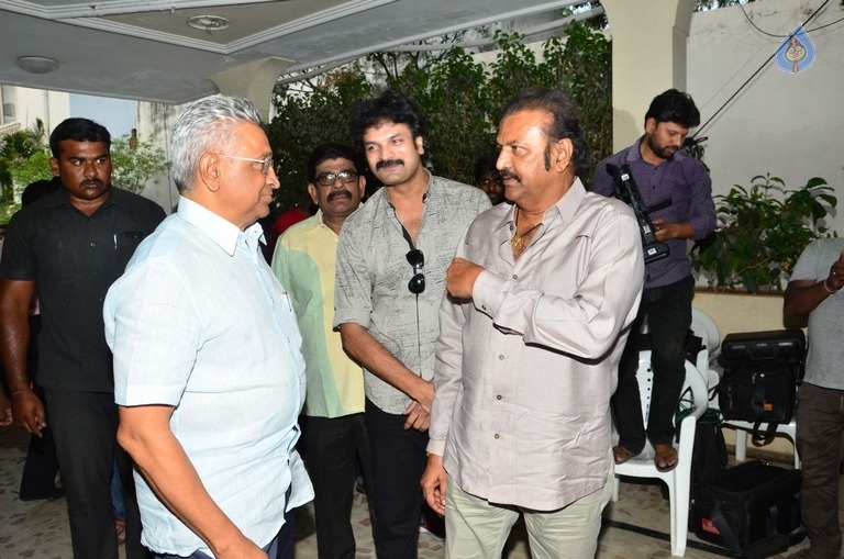 Chiranjeevi, Mohan Babu and Allu Aravind Meets Dasari Narayana Rao - 24 / 73 photos
