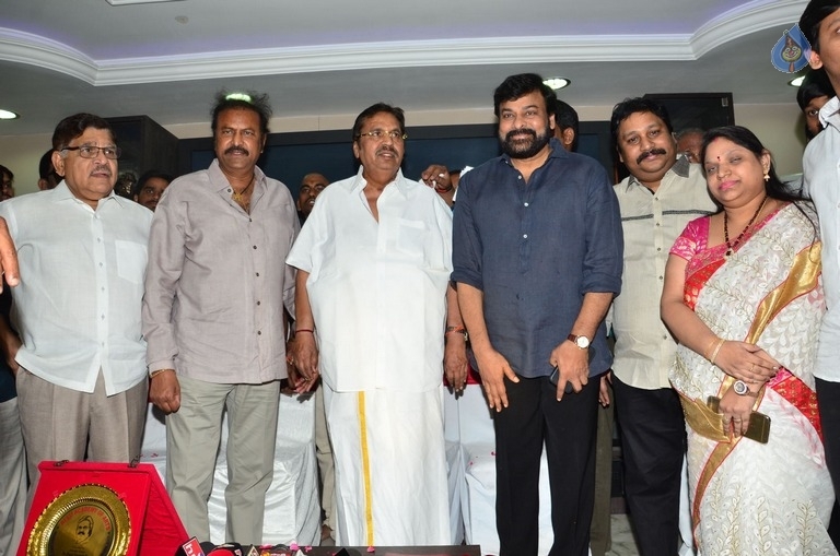 Chiranjeevi, Mohan Babu and Allu Aravind Meets Dasari Narayana Rao - 32 / 73 photos