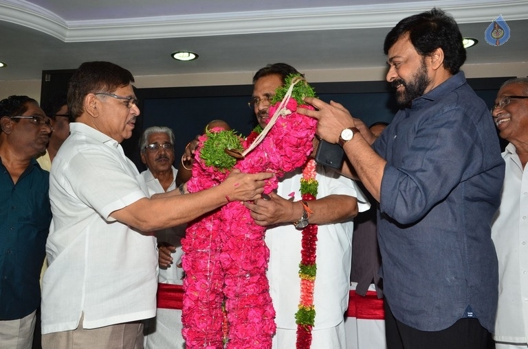 Chiranjeevi, Mohan Babu and Allu Aravind Meets Dasari Narayana Rao - 42 / 73 photos