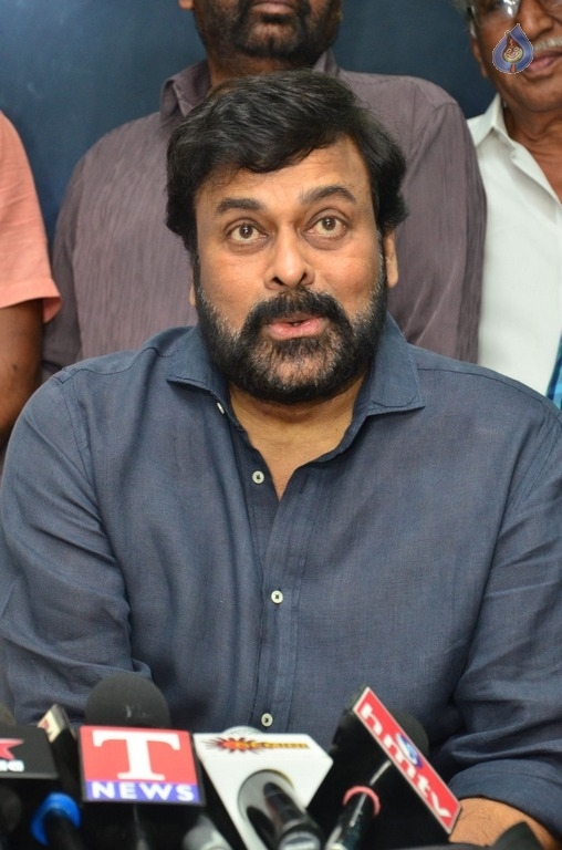 Chiranjeevi, Mohan Babu and Allu Aravind Meets Dasari Narayana Rao - 47 / 73 photos