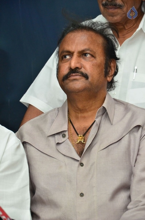Chiranjeevi, Mohan Babu and Allu Aravind Meets Dasari Narayana Rao - 69 / 73 photos