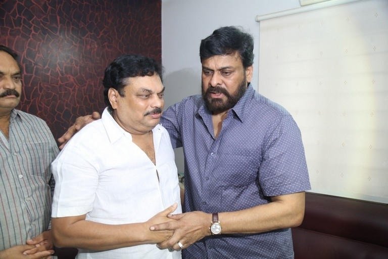 Chiranjeevi Pays Tribute To B Jaya - 2 / 21 photos